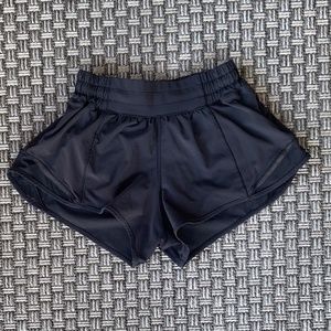 Lululemon Hotty Hot Low Rise Shorts 2.5" inseam Size 2